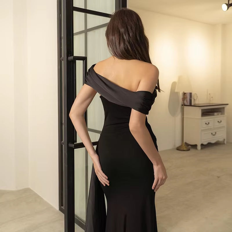 Elegant Black Maxi Dress with Slash Neck - Stylish Short Sleeve Bodycon Evening Gown for Women